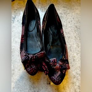 Burberry flats size 9